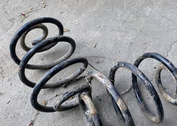 Sprężyna do volkswagena transporter t4 tył