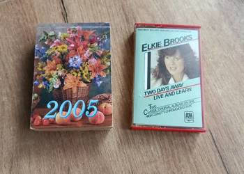 Kaseta magnetofon i kalendarz zdzierak zestaw
