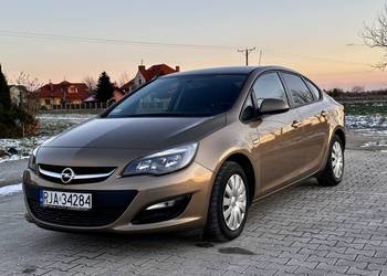 Opel Astra J Sedan 1.6 b + LPG