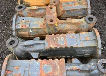 Obudowa mostu tylnego New Holland LB 115, CASE 695, Fiat Hitachi FB 200