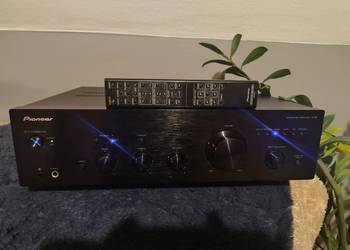Wzmacniacz Pioneer a 30 k z pilotem.