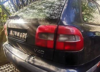 Volvo v 40 części