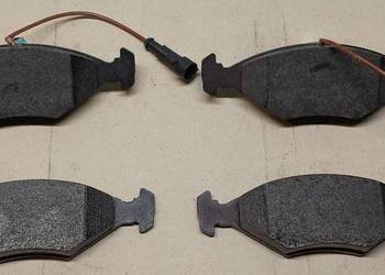 KLOCKI HAMULCOWE PRZÓD FIAT PALIO 71738156