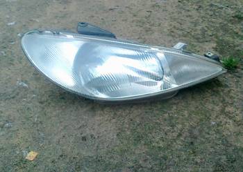 REFLEKTOR PEUGEOT 206