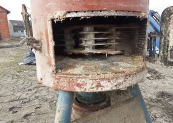 Srutownik bak z silnikiem cyklop polski części kola bizon  przyczepa d47