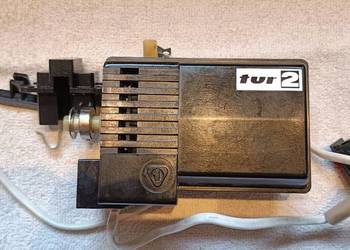 Silnik napędowy TUR2 od maszyny do szycia. Pasuje do wielu modeli. Sprawny. Silnik napędowy TUR2 od maszyny do szycia. Pasuje do wielu modeli. Sprawny.