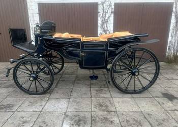 Powóz typ Landauer granatowy Bryczka Lando