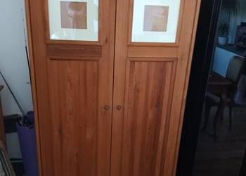 Szafa ubraniowa.