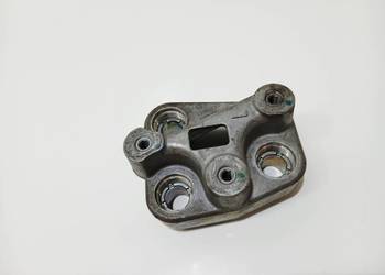 UCHWYT ŁOŻYSKA GŁÓWNEGO LEWA BMW E93 7157755