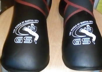 Ochraniacze na stopy Karate, Taekwondo, Muay Thai, firmy GS, roz. L