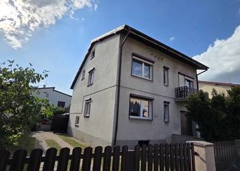 Solidny dom w Wieruszowie – gotowy do zamieszkania, z pełnym wyposażeniem i