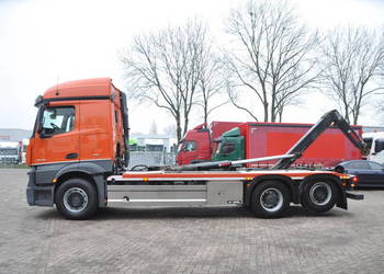 Hakowiec Mercedes Actros 2548