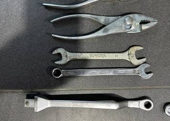 Klucze samochodowe i motocyklowe z zestawów fabrycznych OEM (Fiat, Toyota,