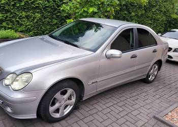 Garażowany i zadbany Mercedes C klasa W203