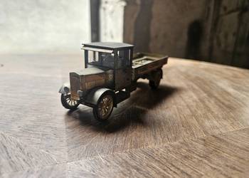 Model samochodu Mercedes ciężarówka