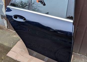 Mercedes w205 drzwi 2019r kod 890 tył prawe