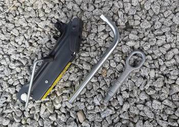 Komplet: lewarek, klucz, ucho holownicze VAG  Seat Skoda Audi VW