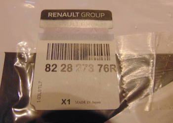 Renault Clio III OE nalepka na słupek 822827376R