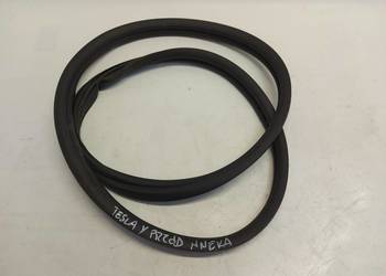 TESLA MODEL Y 2024r  USZCZELKA PRZÓD 