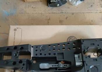 NowPodstawa Klamki AUDI A1 A4 B8 A5 8T Q5 A7 LZ7L 8T0837885B