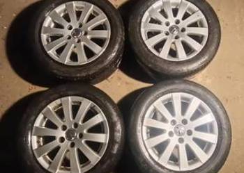 Sprzedam felgi aluminiowe do Vw passat b6