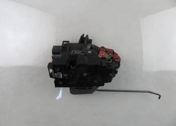 ZAMEK PRAWY PRZEDNI AUDI A4 B6 8E1837016C