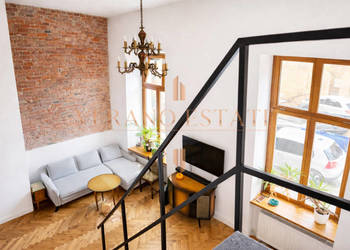 Wysoki 4,6 m loft w zabytkowej kamienicy