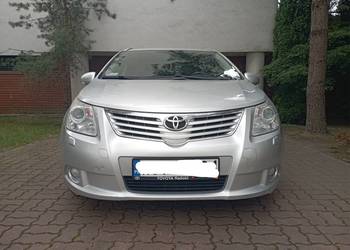 Toyota Avensis salon polska