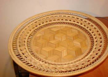 talerz pleciony ze słomy