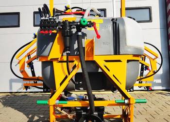 Opryskiwacz 200 litrów polowy łamany lanca 6m