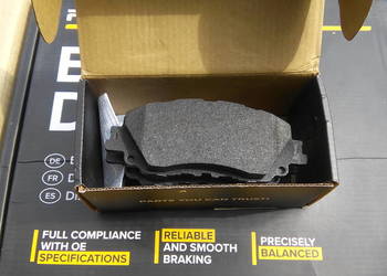 Sprzedam tarcze i klocki hamulcowe do RAV4-V