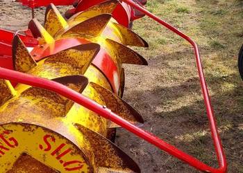 Wał do pryzm SiloKing SiloWolf RECK Rema równiarka pryzmowa