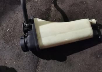 Zbiorniczek wyrównawczy BMW e38
