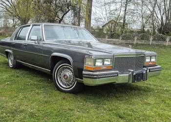 Cadillac brougham v8