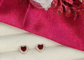 Kolczyki Pandora z głęboko czerwonym sercem, zawierają próby ALE S925