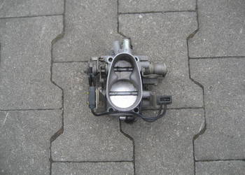 vw golf ii 85-92r 1,8 benzyna przepustnica silnika 037063t