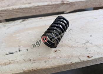 Sprężyna Massey Ferguson 6120, 6270, 8210