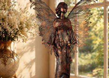 Anioł w kolorze miedzi z drobinkami turkusu