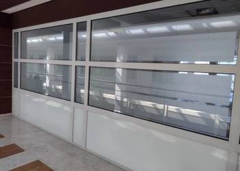 Witryna aluminiowa zewnętrzna 550 x 255 cm okno