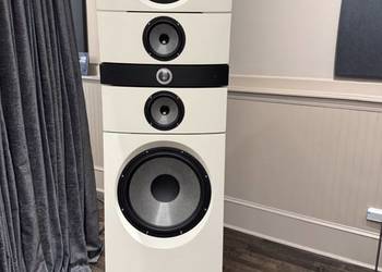 Focal - Grande Utopia EM EVO (Pair) - Natural Walnut Finish