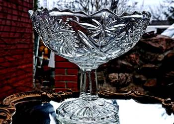 Piękna patera owocarka kryształowa na stopie