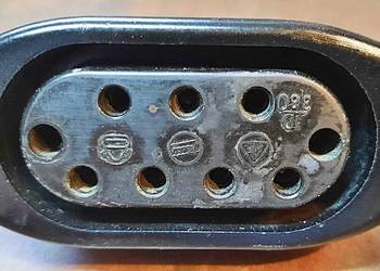 Gniazdo 380V/10A bakelitowe okrągłe bolce 7x