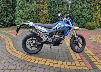 Motor Qingqi Karcher QM125GY-H supermoto 125