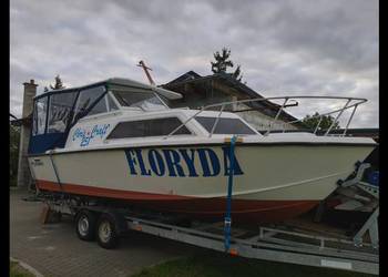 Łódź motorowa kabinowa ,cena 15 tys bez napędu i bimini