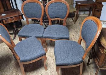 Krzesła w stylu ludwikowskim medaliony