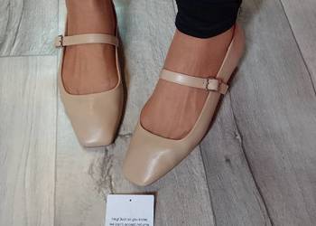 (39) ASOS Design/ Beżowe baleriny wieczorowe z zapięciem z Londynu, NOWE