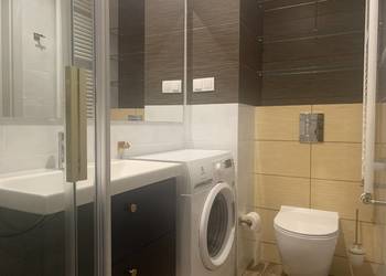 Dwa osobne nieprzechodnie pokoje, balkon, szybki dojazd do centrum Warszawy