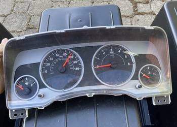 Licznik zegary Jeep Compass Patriot 2007-2010 r. USA 05107025AF