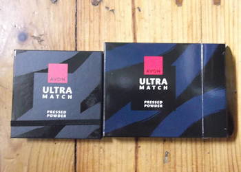 Puder prasowany Ultra Odcień 23N Avon