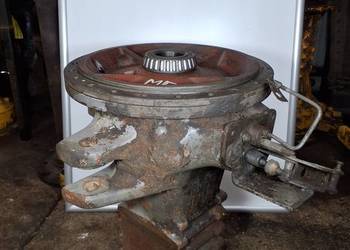 Polowa mostu tylnego lewa Massey Ferguson Fermec 860 860B TX750 TX760